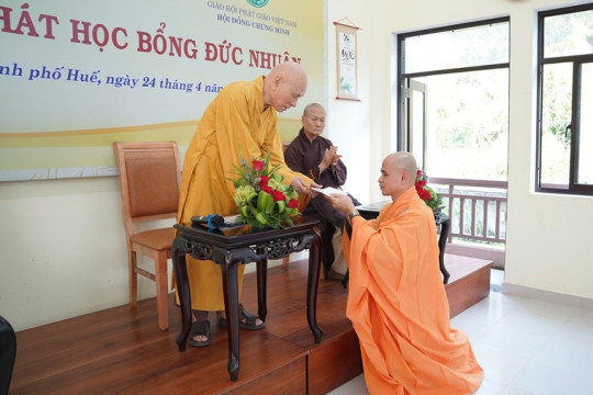 https://giacngo.vn/nghien-cuu-sinh-tien-si-va-hoc-vien-thac-si-hoc-vien-phat-giao-vn-tai-hue-nhan-hoc-bong-duc-nhuan-pos